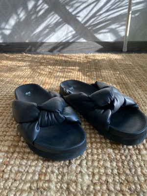 Sandaler - Hör av dig om du vill ha fler bilder eller frågor🦋