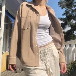 Stickad skjorta - Från zara så snygg i stl S/M💕💕mycket bra skick, fraktar endast