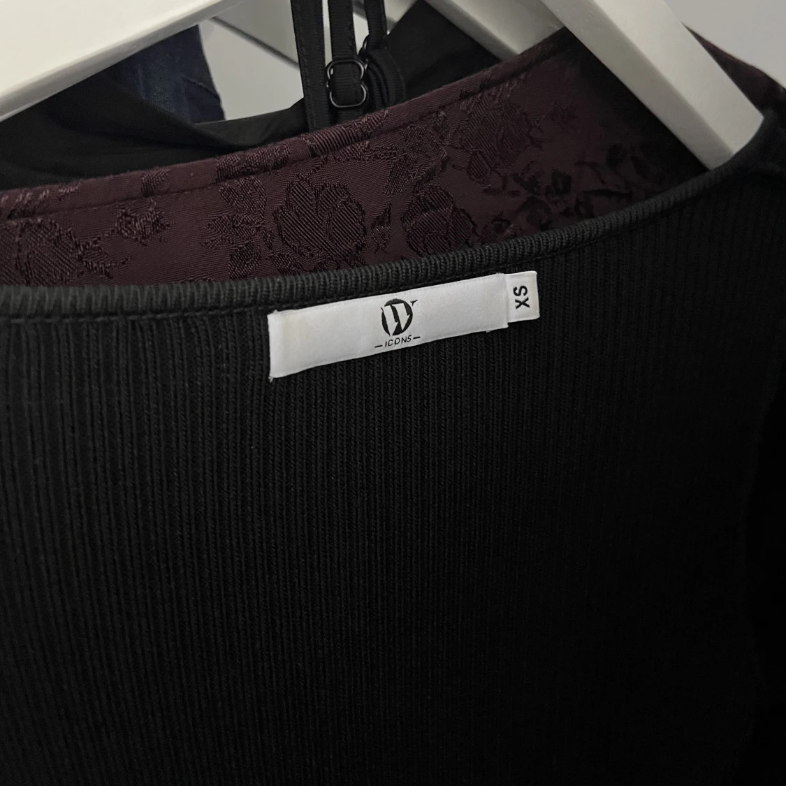 Wakakuu icons ribbstickad klänning - 91