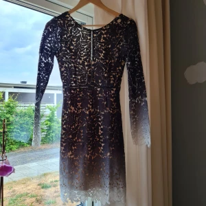 Klänning  - Klänning från Dennis Maglic! Använd bara en gång. Storlek xs 💞