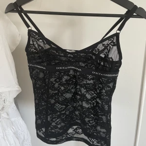 Topp 💗 - Säljer en topp från dolce & gabbana underwear 💗budgivning börjar från 250kr. storlek m men passar s-m 💗 