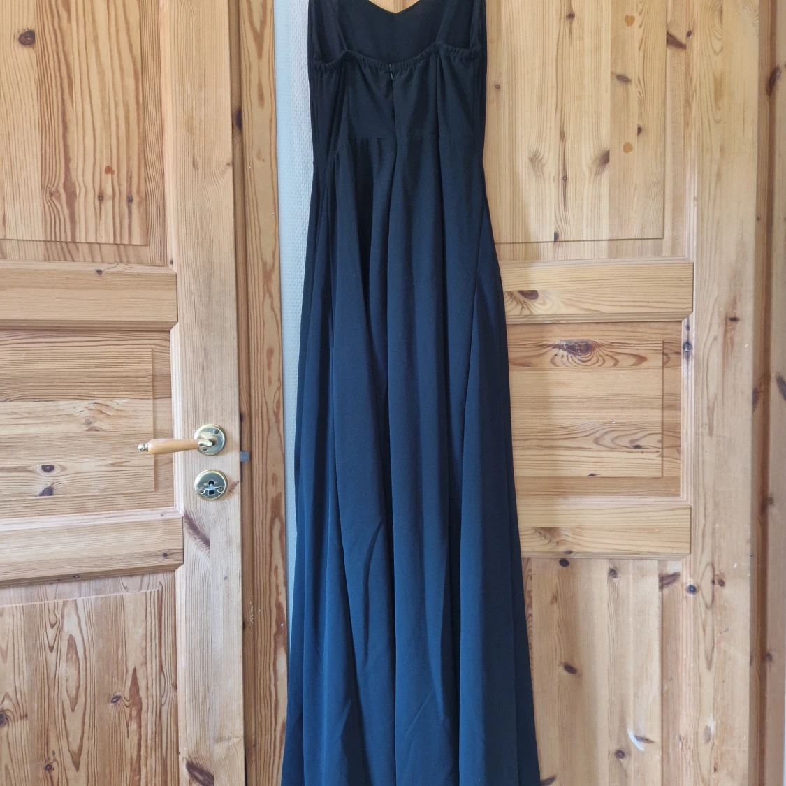 Hellång svart klänning - 90