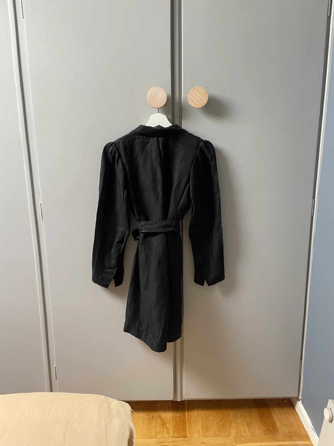 Linne kavaj/klänning med knytband i midjan och knappar strl 34 (36)  - 90