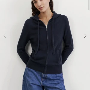 Soft goat  - Säljer min superfina stickade tröja från soft goat, pga av att jag använder den för lite! Den är i bra skick och är köpt i vintras! Skriv privat för fler bilder💕nypris 2495