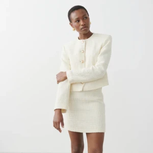 Gina kjol - Vit kjol från Gina. Använd få gånger då den ej passade mig💕 nypris 399