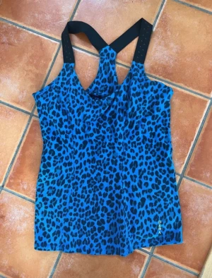 Top - Mönstrade top från italienskt märke.