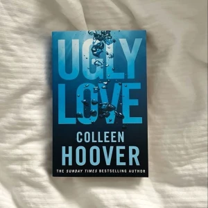 Ugly love  - Säljer boken Ugly Love av Colleen Hover! Engelsk text, bara läst en gång💕