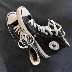 CONVERSE - Converse. Strl: 42 