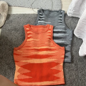 Stickade  - Stickade toppar. En för 30kr, båda för 50kr 