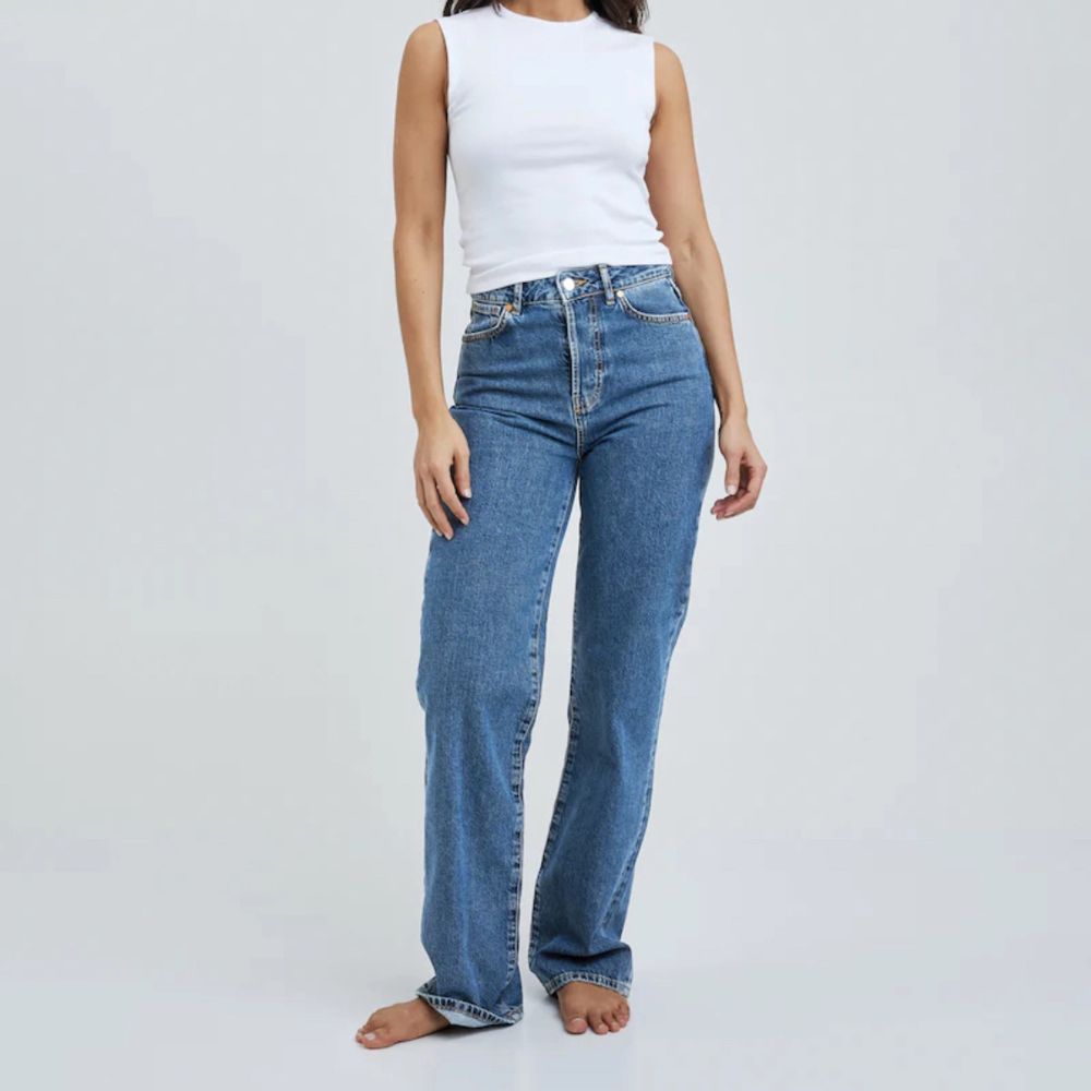 Marinblå Regular Wide 580 BikBok jeans | Plick Second Hand