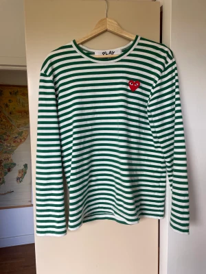 CDG långärmad  - Aldrig använd, inga defekter. Storlek M.