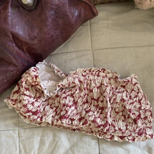 Bikini love stories X hm - Bikiöverdel från love stories X Hm kollektionen! Bra skick inga defekter:)