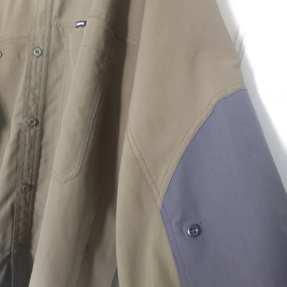 Olive lightweight buttoned up Patagonia shirt. Skjortor.