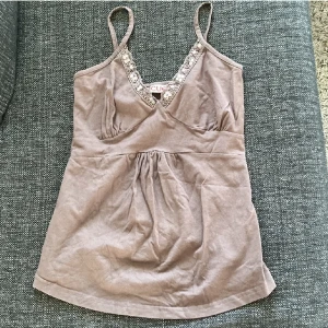 Linne - Fint brunt linne som inte kommer till användning, stolek S. Kom privat för frågor. Tryck gärna på köp nu🩷