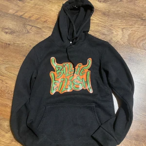 Billie Eilish Hoodie  - Nypris 400kr, nyskick 35+ BILLIE EILISH SAKER KOLLA MITT KONTO