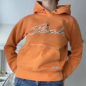 Hoodie - Peak performance hoodie i fint skick. Hör av dig vid frågor❤️
