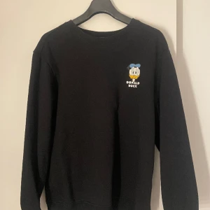 Sweatshirt med tryck  - Hej säljer nu denna tröja då den inte kommer till användning längre🥰