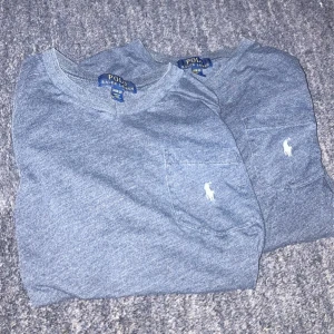 Polo Ralph Lauren t-shirt - Säljer mina 2 feta Ralph Lauren tröjor. Tröjorna är i toppskick. Storleken sitter som XS. Priset ligger på endast 199 spänn för båda. 100kr/st!