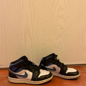 JORDANS 1 💙 - Fina skor i bra skick! Storlek 36,5! 400kr plus FRAKT!!💙