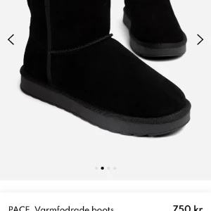 ”uggs” - Ett par gråa ”ugs” från dinsko som ej kommer till användning. Nypris 750kr säljer för 400 (inte äkta)❤️