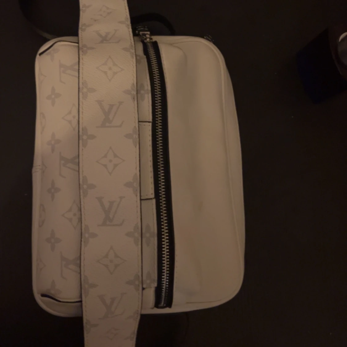 Louis Vuitton axelväska - 90