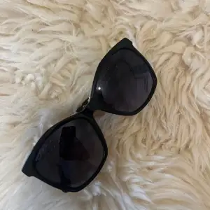 Chanel 501/S9 Only sunglasses no box Little scratch on left lens Will take offers