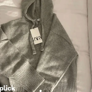 Slutsåld zara tröja - Slutsåld zara hoodie, nyskick. 