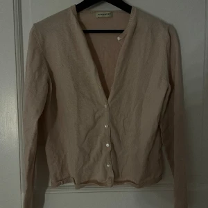 kofta - fin ljusrosa kofta i super skick!!