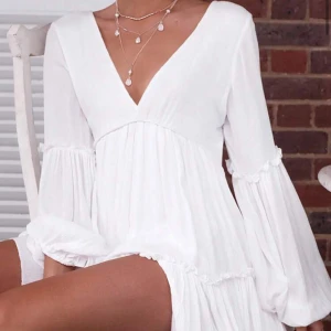 Klänning - Säljer denna fina sommarklänning. Aldrig använd 