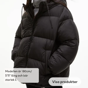 Hm jacka  - Intressekoll på min svarta Hm jacka. Använd 1 säsong. 💞💞