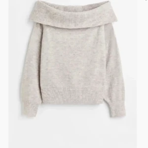 Off shoulder - Jättefin stickad från hm, nästan aldrig använd och bra skick❤️Kom privat ifall ni vill ha egna bilder