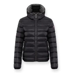 Colmar jacka - Colmar jacka som är använd en del men fortfarande i fint skick! 1000+frakt vill bli av med den så snabbt som möjligt 🥰skriv privat för egna bilder 