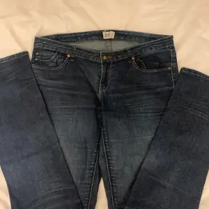 Säljer mina low waist jeans från gina tricot💗