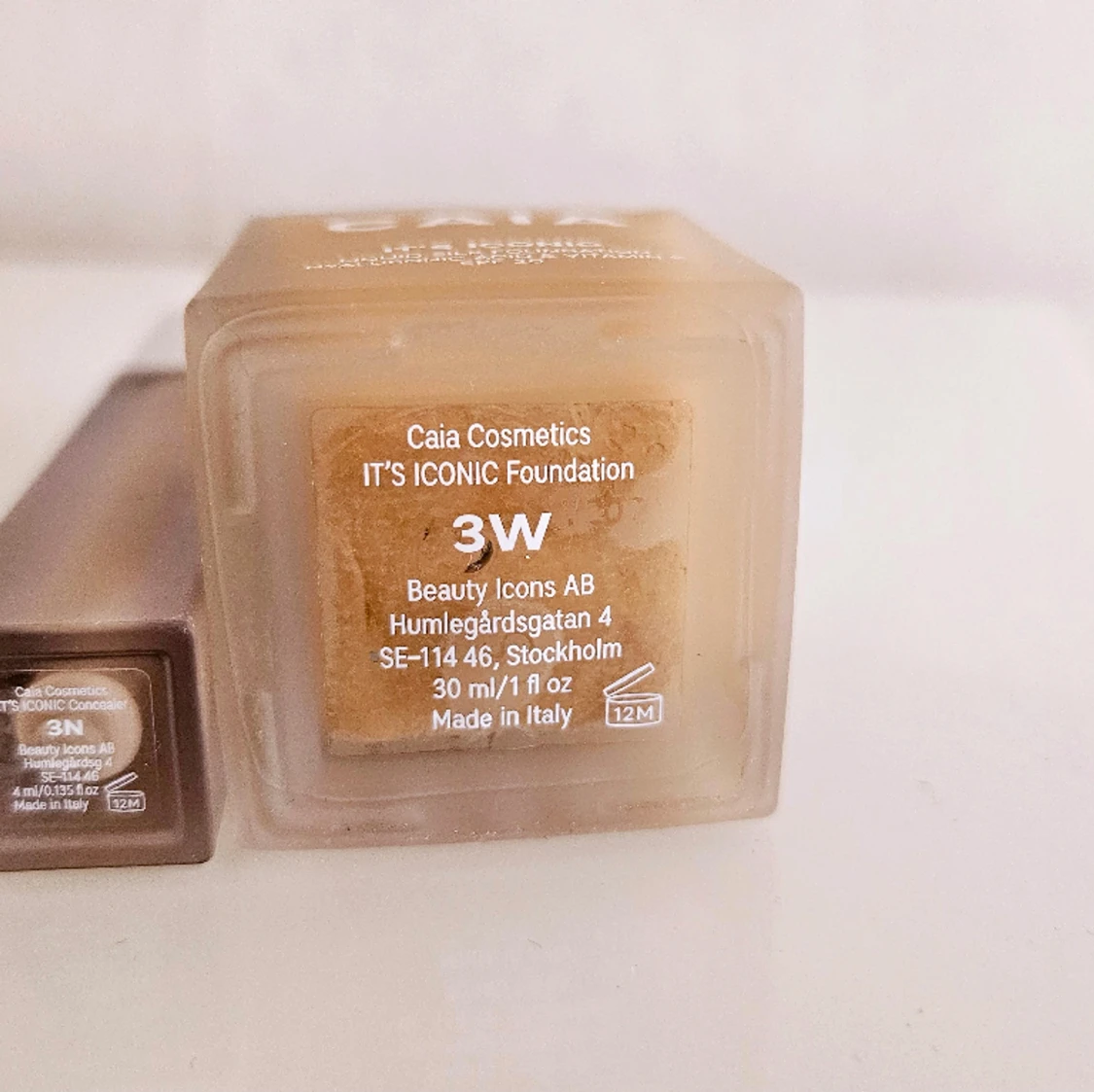 Caia foundation och concealer. - 90