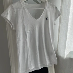 Ralph Lauren t-shirt - T-shirt i bra skick!👕
