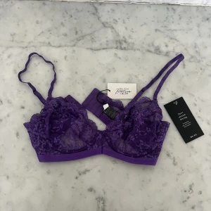 Bralette 70C oanvänd - Helt ny bralette med prislappar kvar, 70 C. 💛