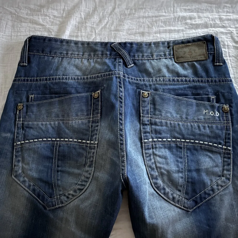 Knappt använda, fräscha och fina. Storlek, 32/34. Jeans & Byxor.
