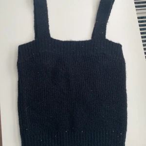 Fest topp - Topp från bil bok, aldrig använt🤘inte jätte stikig lite liten som S. Lite glitter i 