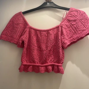 Virkad topp - Super söt topp från gina i xs som endast är använd en gång💓💓