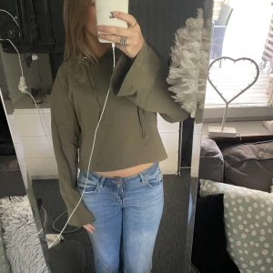 Hoodie  - Fin Hoodie som passra på mig som har S 200kr+frakt 