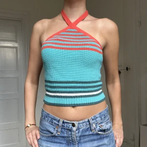 Halterneck topp - Från zara. Aldrig använd