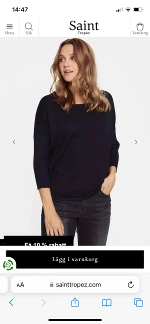 Saint tropez tröjor - Säljer mina saint tropez tröjor, en i grått och en i mörkblå. Båda är knappast använda och är i super skönt material, perfekt till hösten. Ny pris: 349kr styck💞säljer för 220kr styck