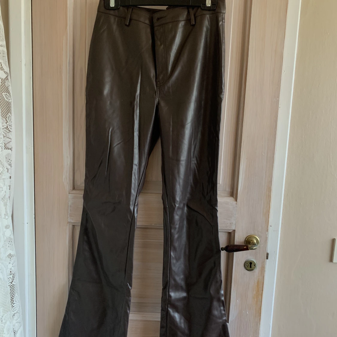 Bruna skinnjackor från Motel Rocks. - 90