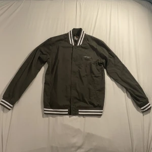 Carhartt jacka - Väldigt bra skick, knappt använd