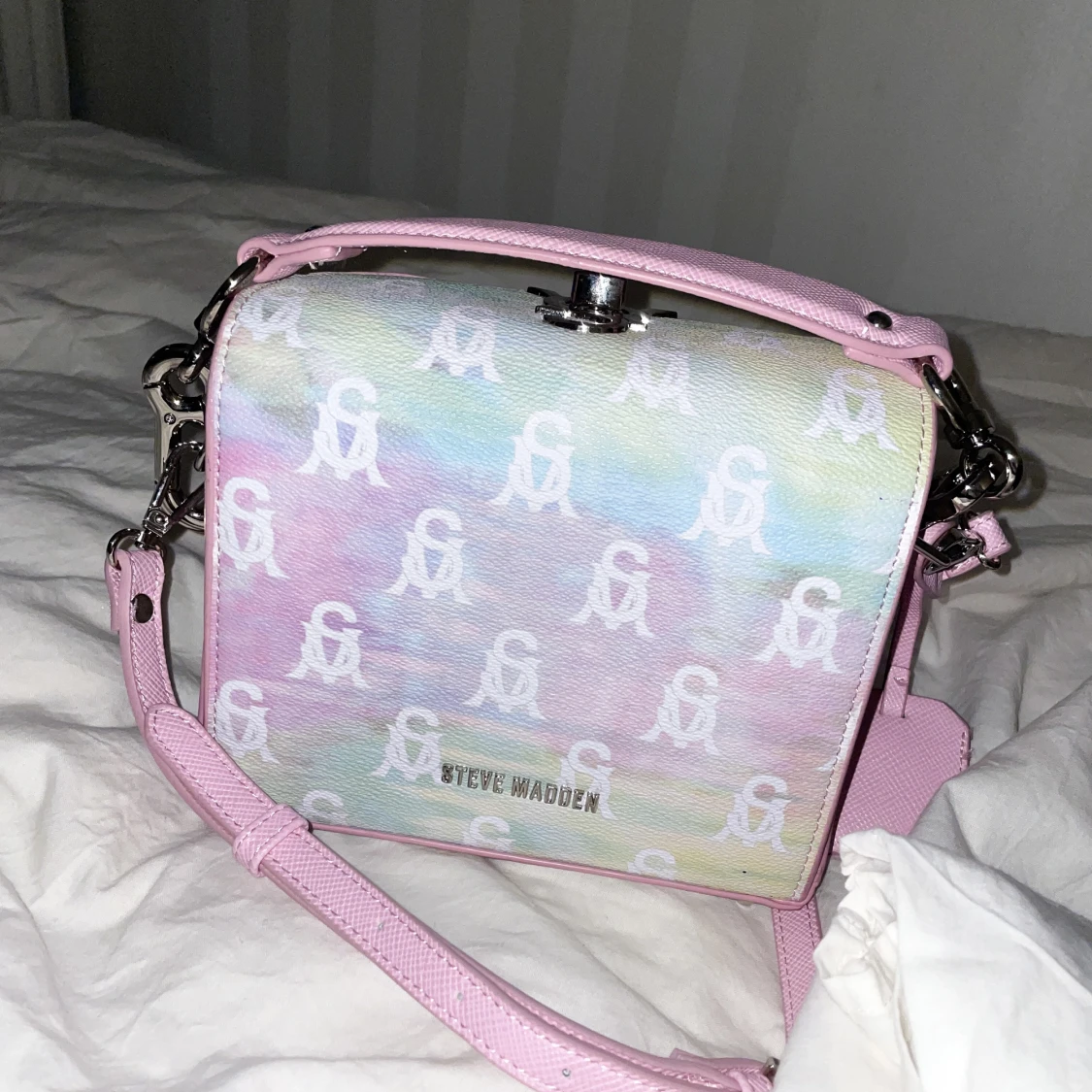 Steve Madden Bkrome axelremsväska - 90