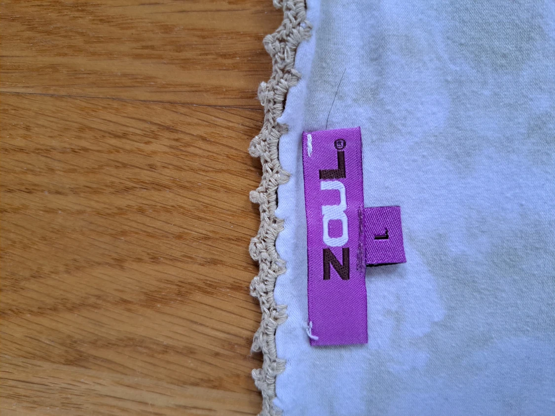 Vit och beige mönstrad tröja - 91