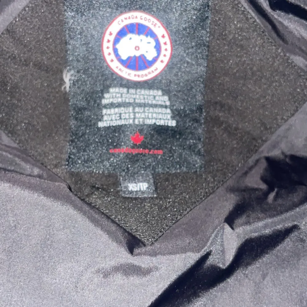 Canada goose väst i storlek xs i bra skick . Jackor.