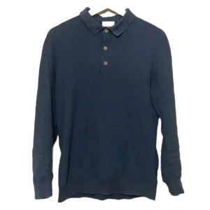 Långärmad piké - Säljer nu denna långärmade pike från H&M, storlek S och är sann i storleken. Ny pris 400kr. Tveka inte av att skriva vid funderingar