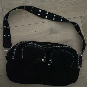 Noella väska - Säljer denna pågrund av att de inte kommer till andvädning