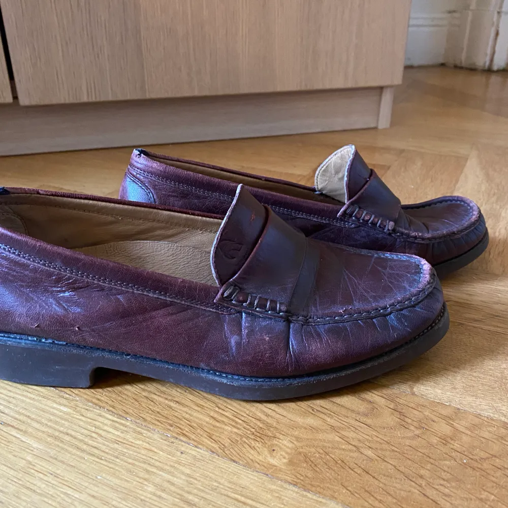 Bruna autentiska italienska loafers köpta i Napoli av min mamma tidigt 2000.. Skor.